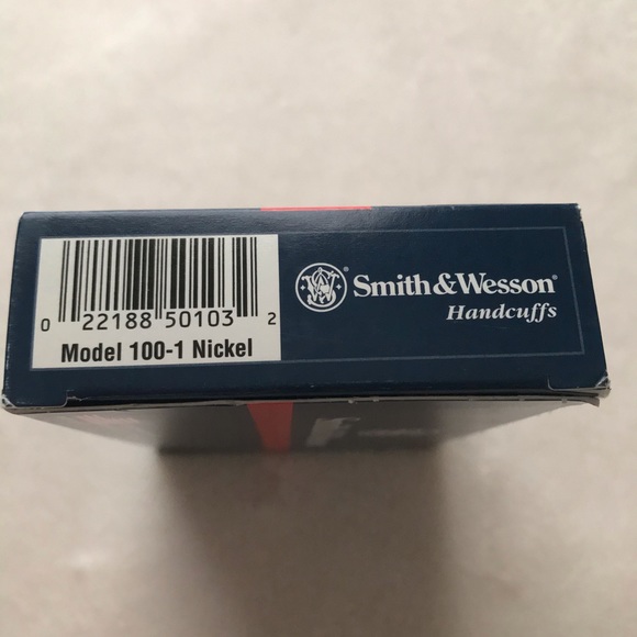 Smith & Wesson Handcuffs with keys | Model 100-1 - Picture 13 of 15